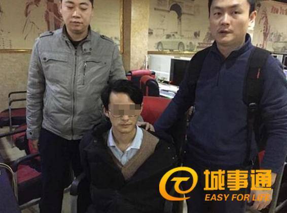 兄弟劫匪连抢3家店被抓 郁闷哀叹“杭州没现金”