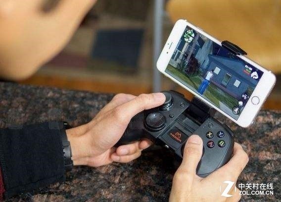 新iPhone预定完了？玩游戏还要配个它