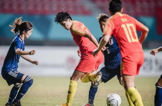 中国女足罕见压制日本,贾秀全改造见成效,足协
