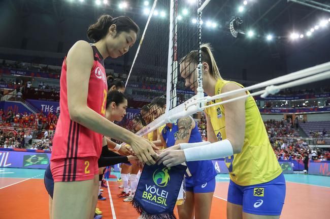 14:50播女排世联季军战 中国女排再遇老对手巴西