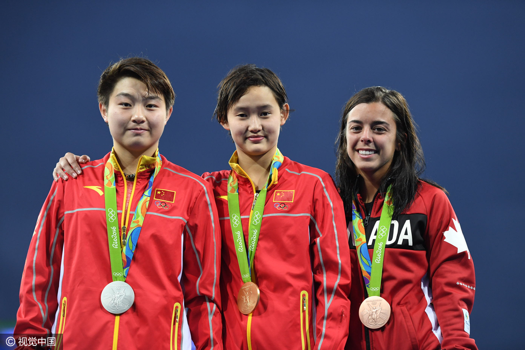 里约奥运会跳水女子10米台颁奖仪式：任茜获得金牌，司雅杰收获银牌，加拿大选手摘得铜牌。