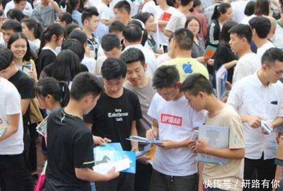 高考填志愿选省内的还是省外的大学好?父母给