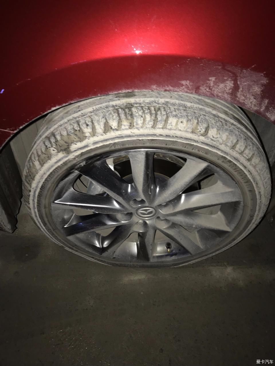 昂克赛拉2.0 18寸轮胎中招报废,直接换4条米其林PS4
