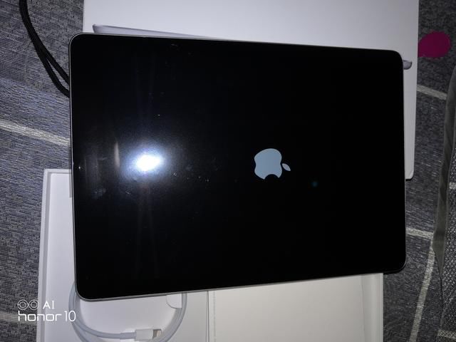 IPAD2018新ipad迟到的宿舍床上开箱,有福利送