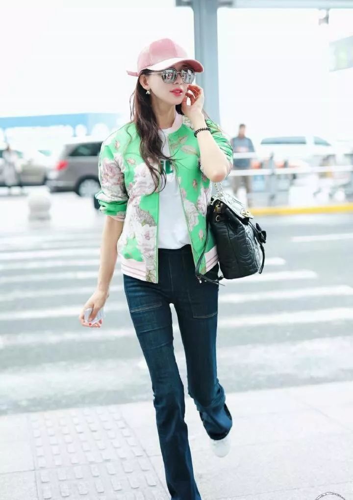 看林志玲穿牛仔裤,大腿很紧小腿很松,网友:暴露