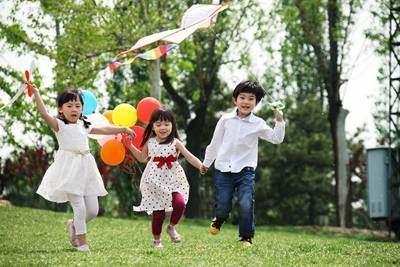 为什么城里人有钱也不愿多生孩子,农村人没钱