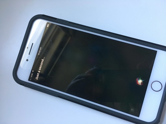 iOS 11 全新 Siri 图标位置暗示 iPhone 8 没有实体按钮 iOS 11 全新 Siri 图标位置暗示 iPhone 8 没有实体按钮