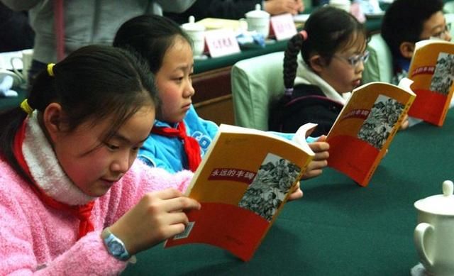 志愿者为北京青少年阅读提供特色服务