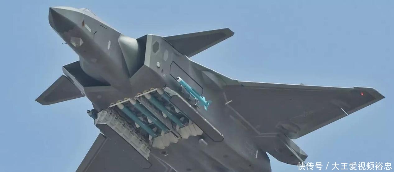解放军台海造假台媒大陆绕台军机首次搭载实战
