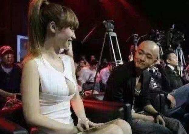 柳岩最想要删除的几张照片,简直太尴尬!