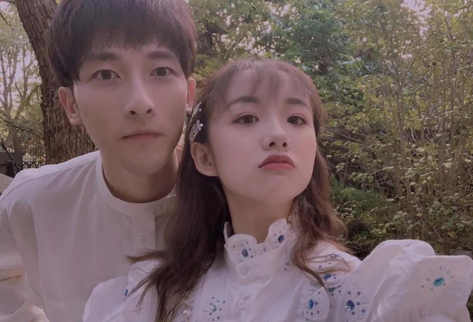 网红阿沁宣布与刘阳分手:晒对方出轨证据图(图1) 网红阿沁宣布与刘阳分手:晒对方出轨证据图(图1)