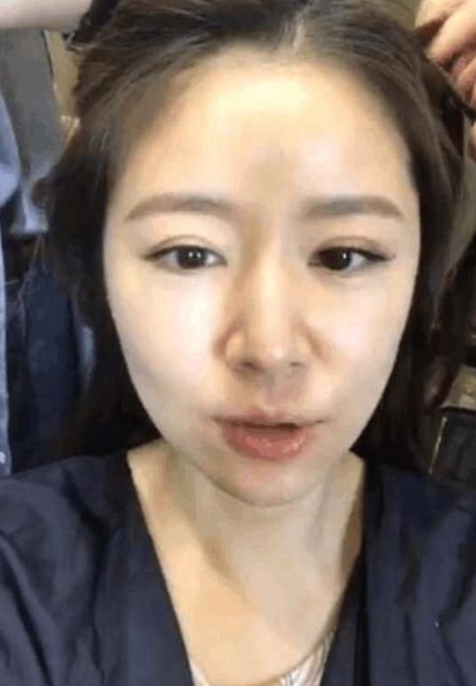 林心如直播卸妆,皮松脸挎似60岁大妈,判若两人真实素颜见光死