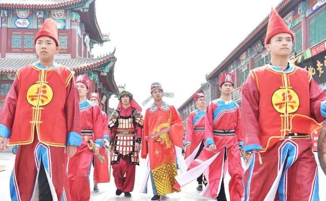 中国历史上高考的三位考神,一人考749分,网友