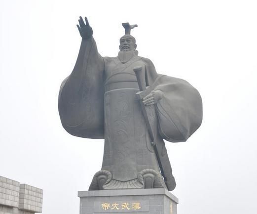 卫青被灭九族,他姐夫汉武帝刘彻,为啥好好的?