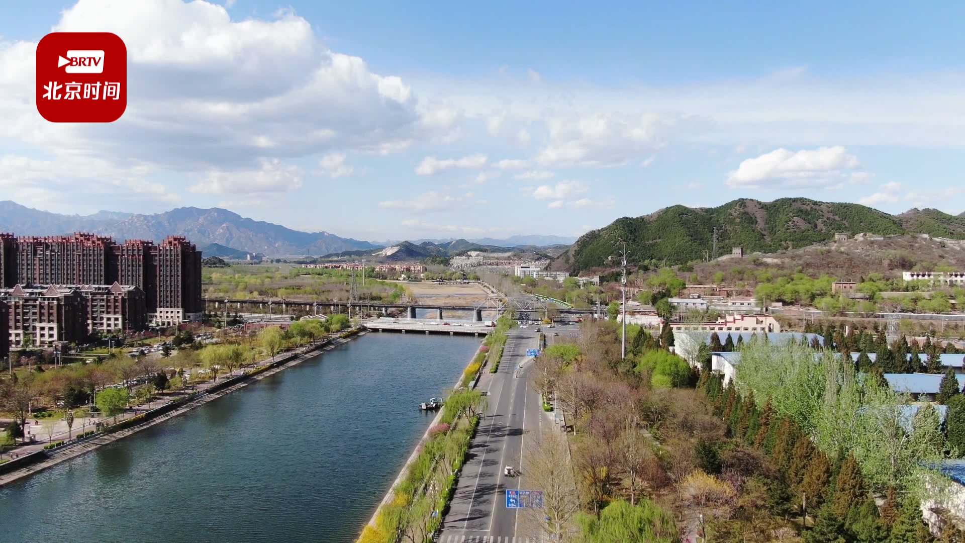 密云百花竞艳与碧水相应 一派生机勃勃的春日美景