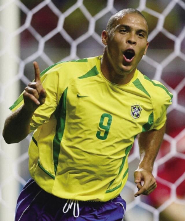 世界足坛近20年最佳的11人阵容,每位都是顶级