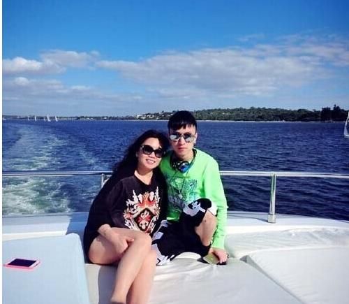 这个富二代比王思聪有钱N倍 只是不敢说