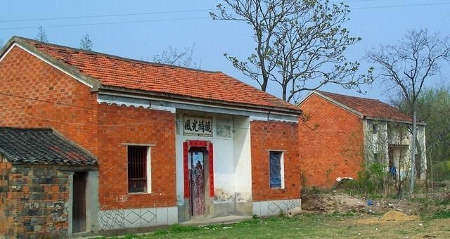 想把农村的老房子拆了,在基地上重新盖新房子