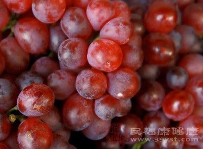 葡萄一天吃多少颗合适 葡萄防血栓降胆固醇(2