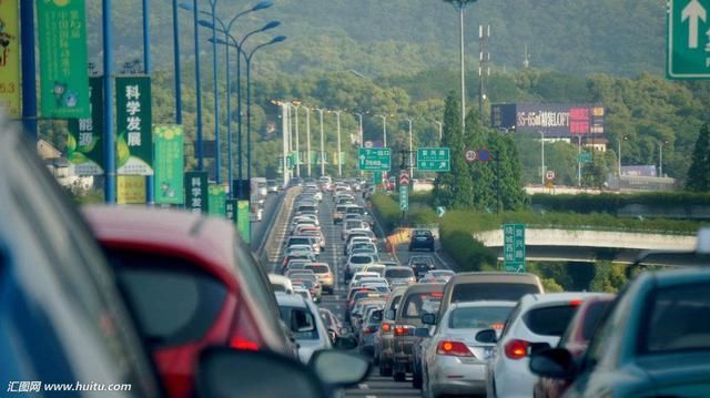 老司机教您:自动挡车怎么开省油