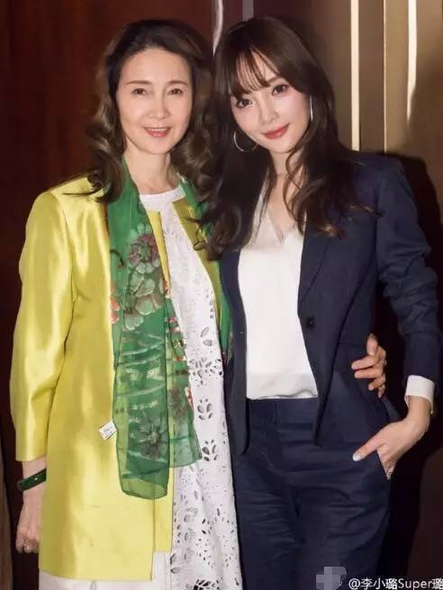 母亲节 ，娱乐圈明星们都在晒妈晒娃晒老婆