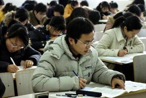 考:大学毕业想考公务员,学这6个专业最吃香,而