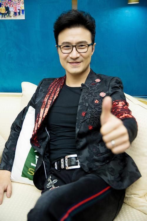 听耿直的许巍如何评价窦唯朴树,还有摇滚乐坛