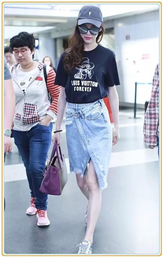 86斤唐嫣和98斤钟丽缇同穿牛仔开叉裙,网友:看