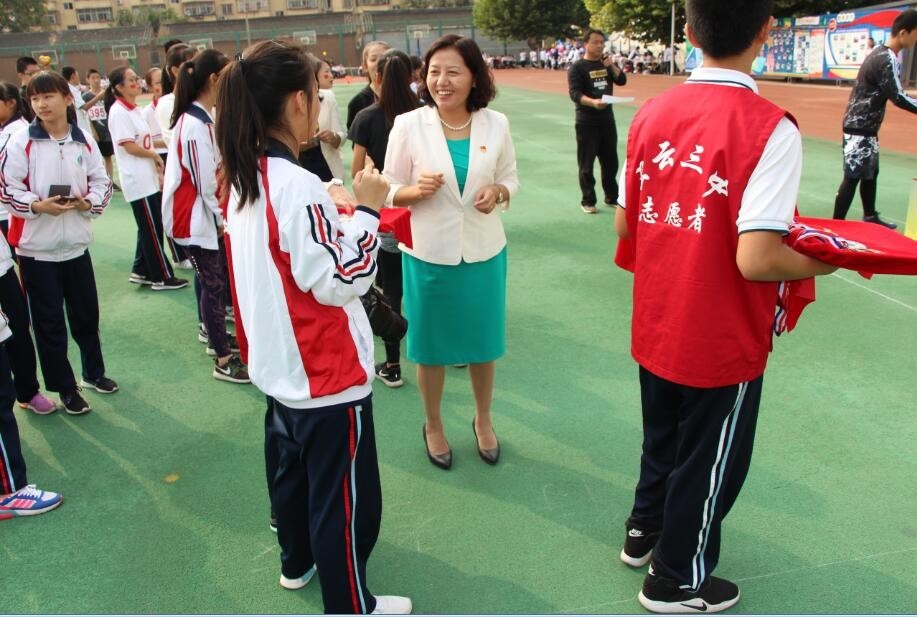 【学习十九大精神】:密云区第三中学党支部副书记,校长 王立敏-北京时