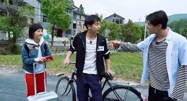 《向往的生活》被张子枫衣服圈粉,这才是16岁