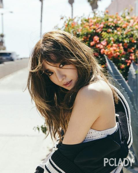 这个实用又chic的搭配技巧,不只有jessica和少时tiffany学到了,时尚圈