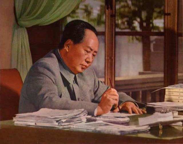 得知蒋介石在台湾去世,毛主席点了一根香烟,说