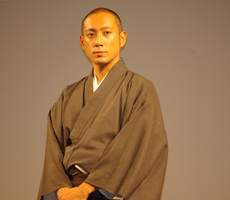 主播老婆因癌病逝一个月 日男星被曝或再婚大姨子 主播老婆因癌病逝一个月 日男星被曝或再婚大姨子