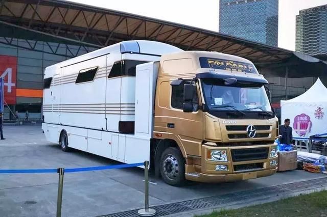 这款大运豪华房车 2室2厅2卫60平米一点不假!