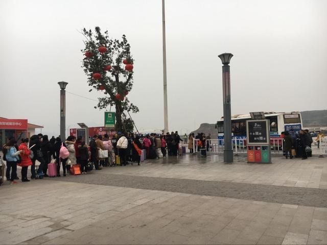 情暖回乡路,服务众乡亲--重庆农商行丰都支行春