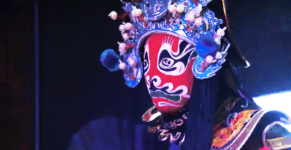 还是神奇的川剧变脸是憨态可掬的滚滚