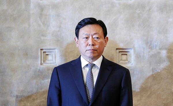 韩国检方要求对乐天会长辛东彬判刑10年 罚款千亿韩元