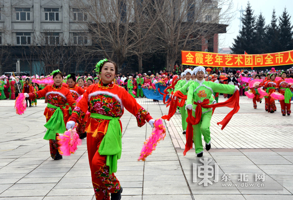 "正月十五闹元宵" 东宁市举办群众秧歌汇演活动