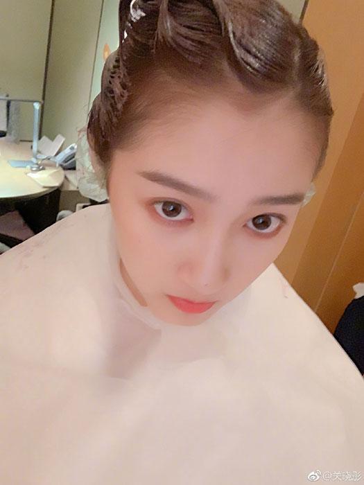 被“黑”的关晓彤暖调上升？焦糖发色又嫩又升温