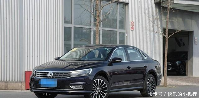 不怕奔驰和路虎,就怕大众带字母,大众车标下有