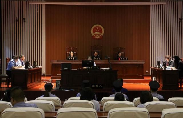 司法改革检察院检察长担任公诉人,法院院长担