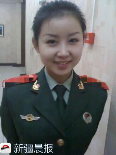 女神上线!新疆退伍女兵晒青涩军装照