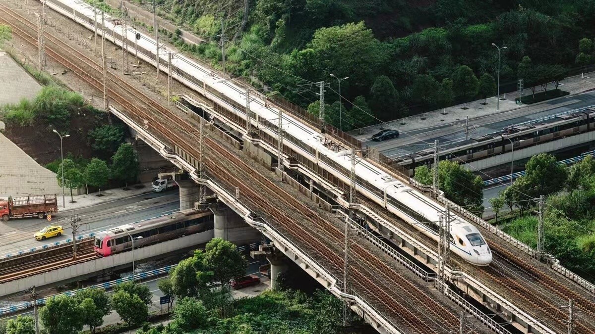 我国华北地区新建高铁即将开通运营,途经北京、天津、河北 我国华北地区新建高铁即将开通运营,途经北京、天津、河北