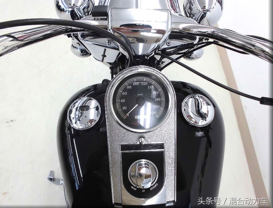 排量1450cc的哈雷摩托车FLSTC可不可以上高