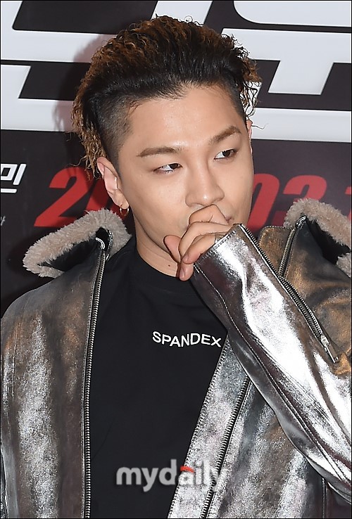 6月13日下午,韩国yg娱乐公司否认了bigbang成员太阳将于7月复出的消息