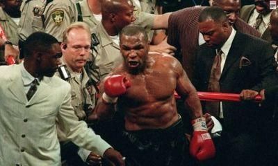 拳王泰森回忆咬耳朵事件:裁判不负责,我当时真