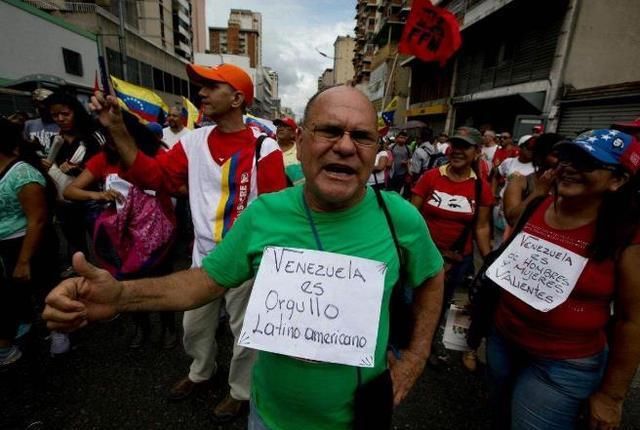 家货币贬值95%经济崩溃,曾宣布使用人民币作