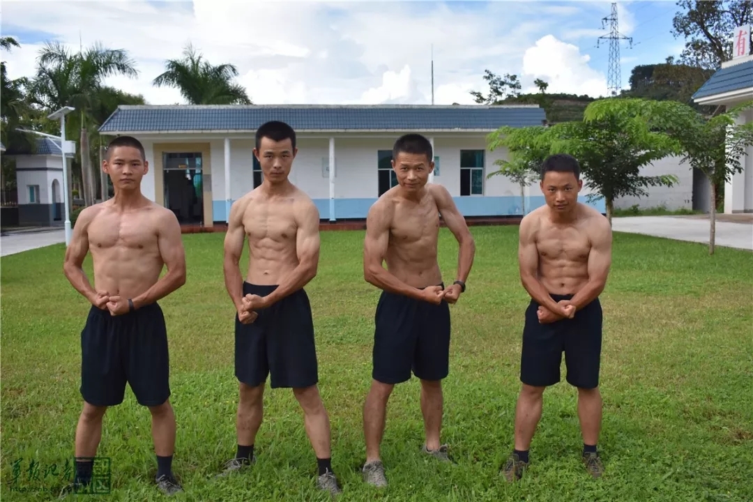 多块腹肌的男孩 t0122198f1c71e4ee74.jpg?size=1080x720