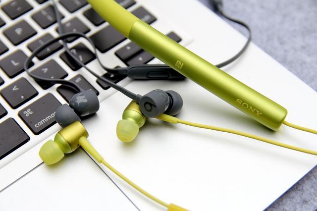 索尼耳机PK Beats,千元价位颈式蓝牙耳机哪家