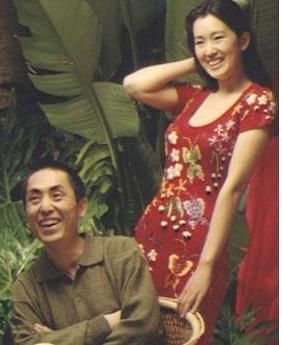 张艺谋四个老婆七个孩子,被罚超生款748万,结